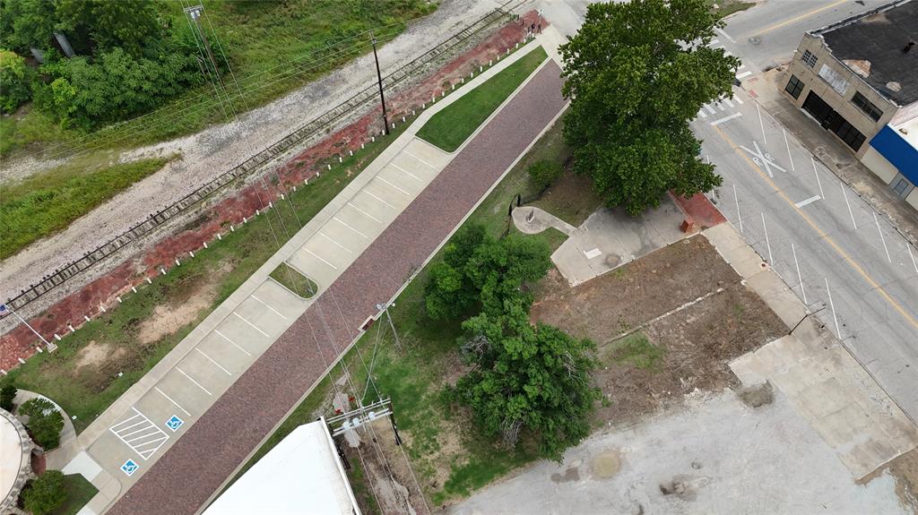 524 E Main
