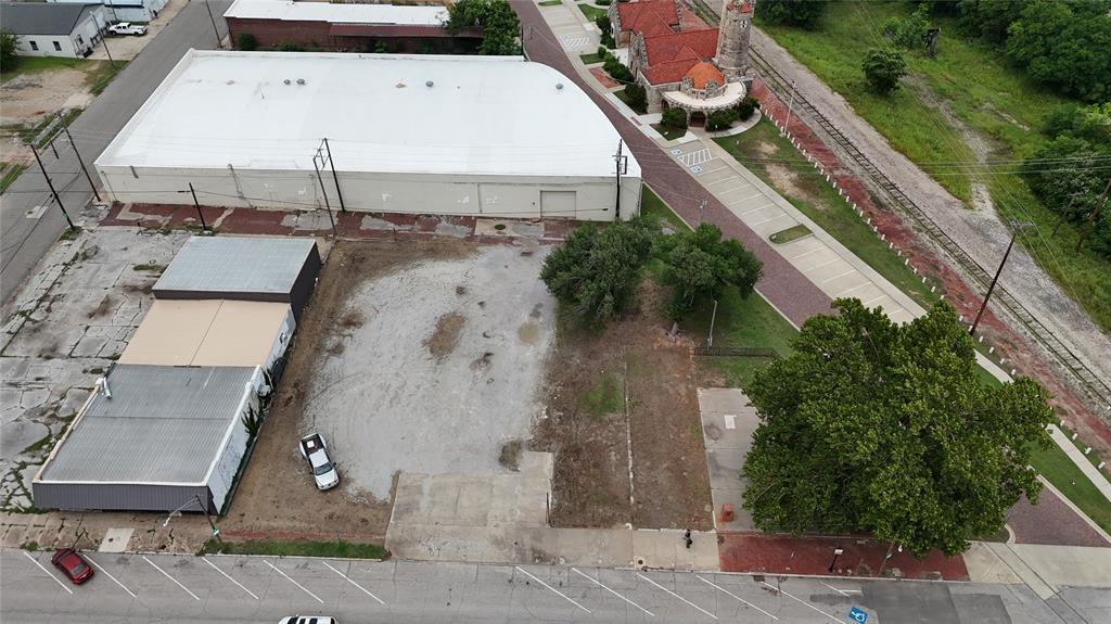 524 E Main