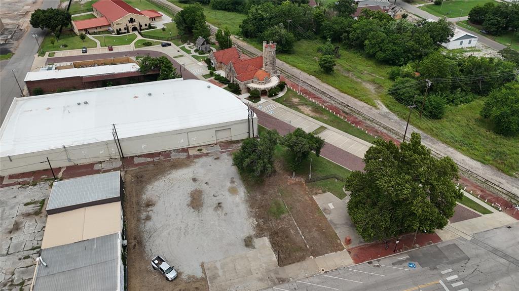 524 E Main