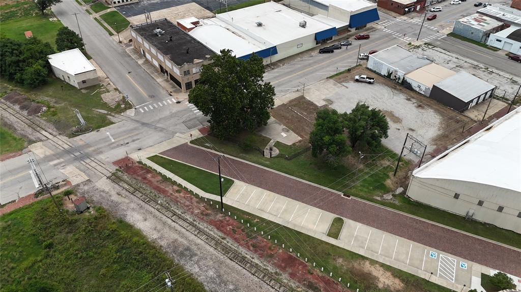 524 E Main