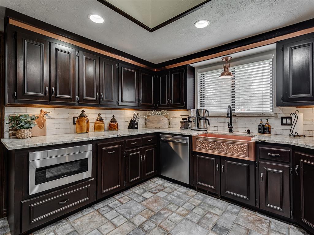 10913 Abbeywood