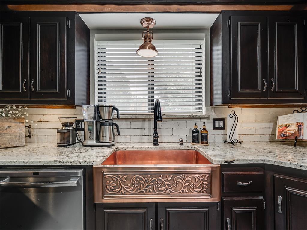 10913 Abbeywood