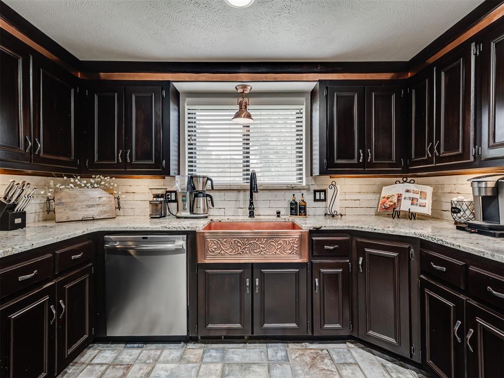 10913 Abbeywood