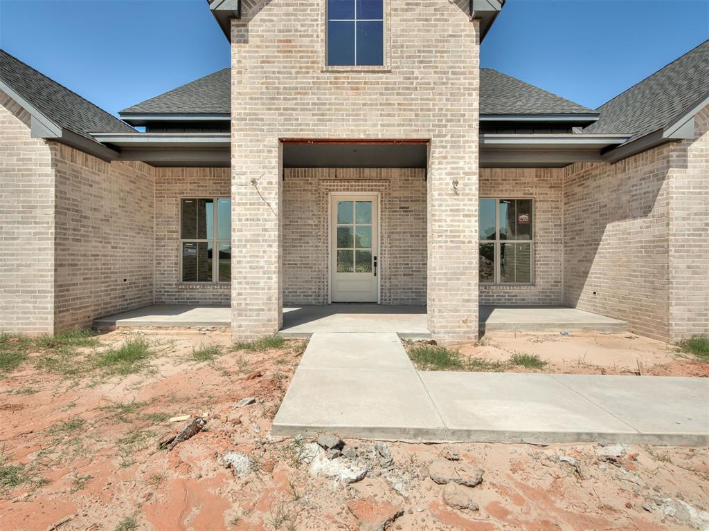 23165 Oak Lawn Avenue
