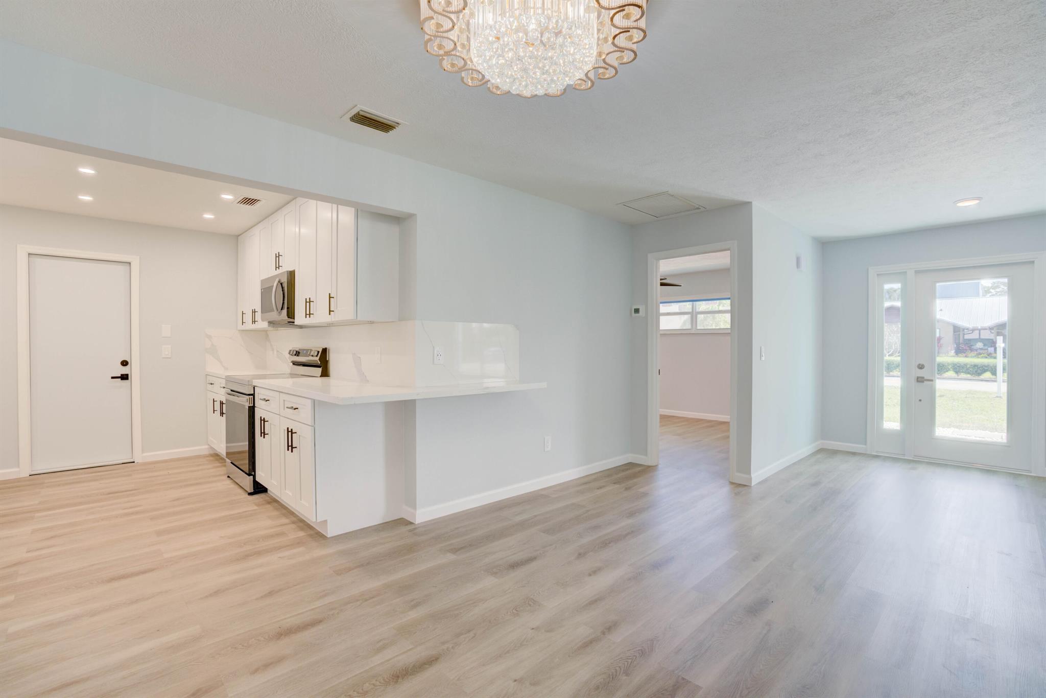 4705 SE Manatee Terrace