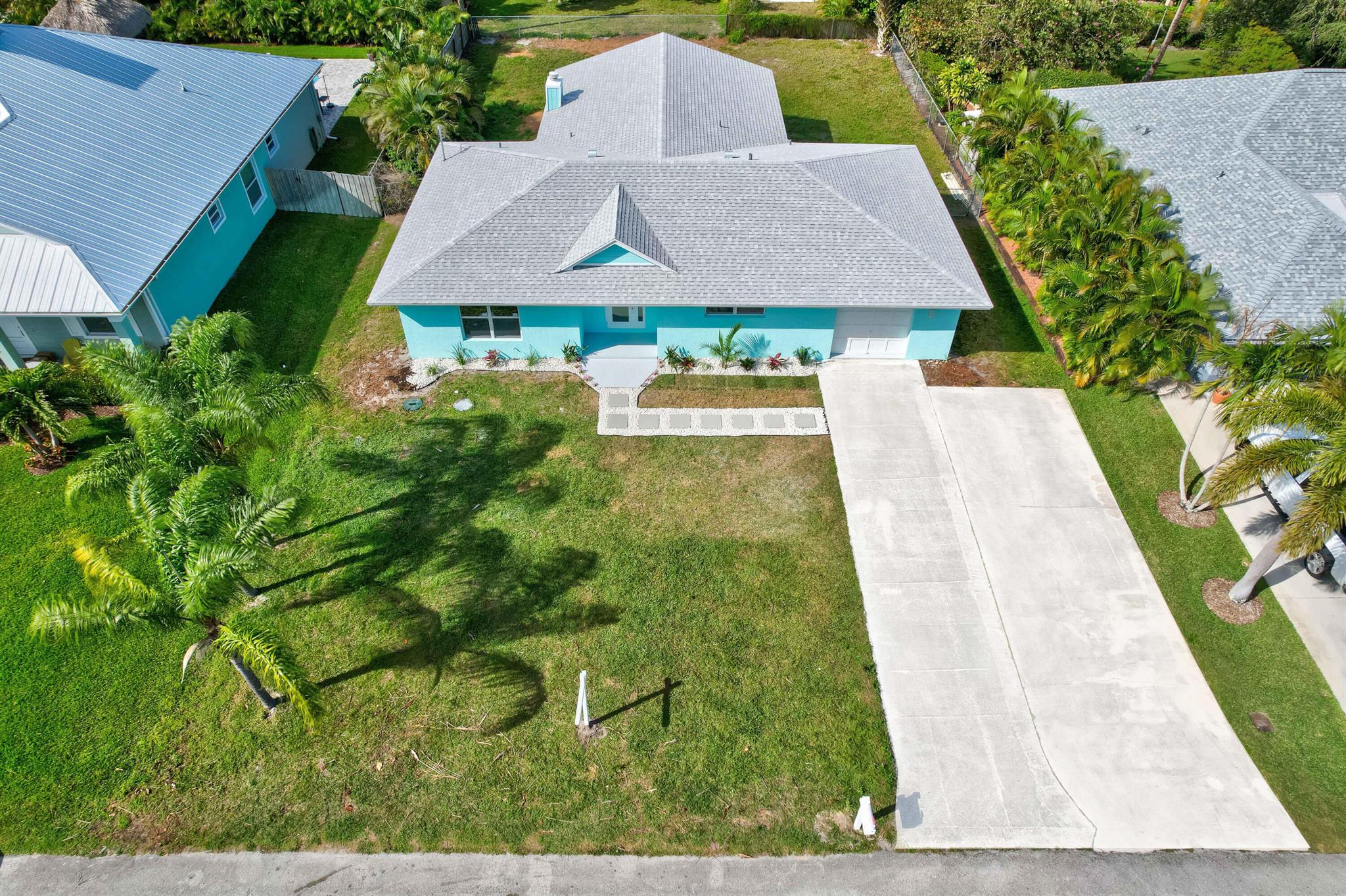 4705 SE Manatee Terrace