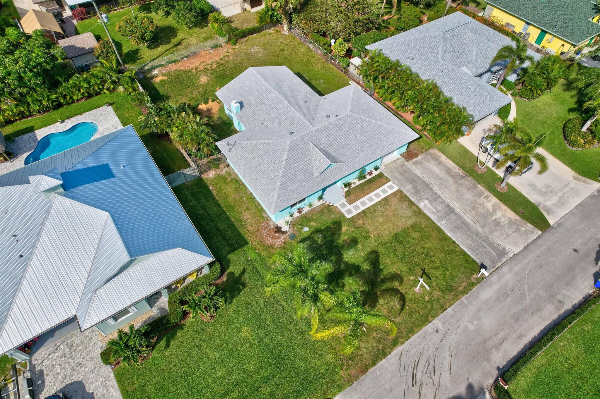 4705 SE Manatee Terrace