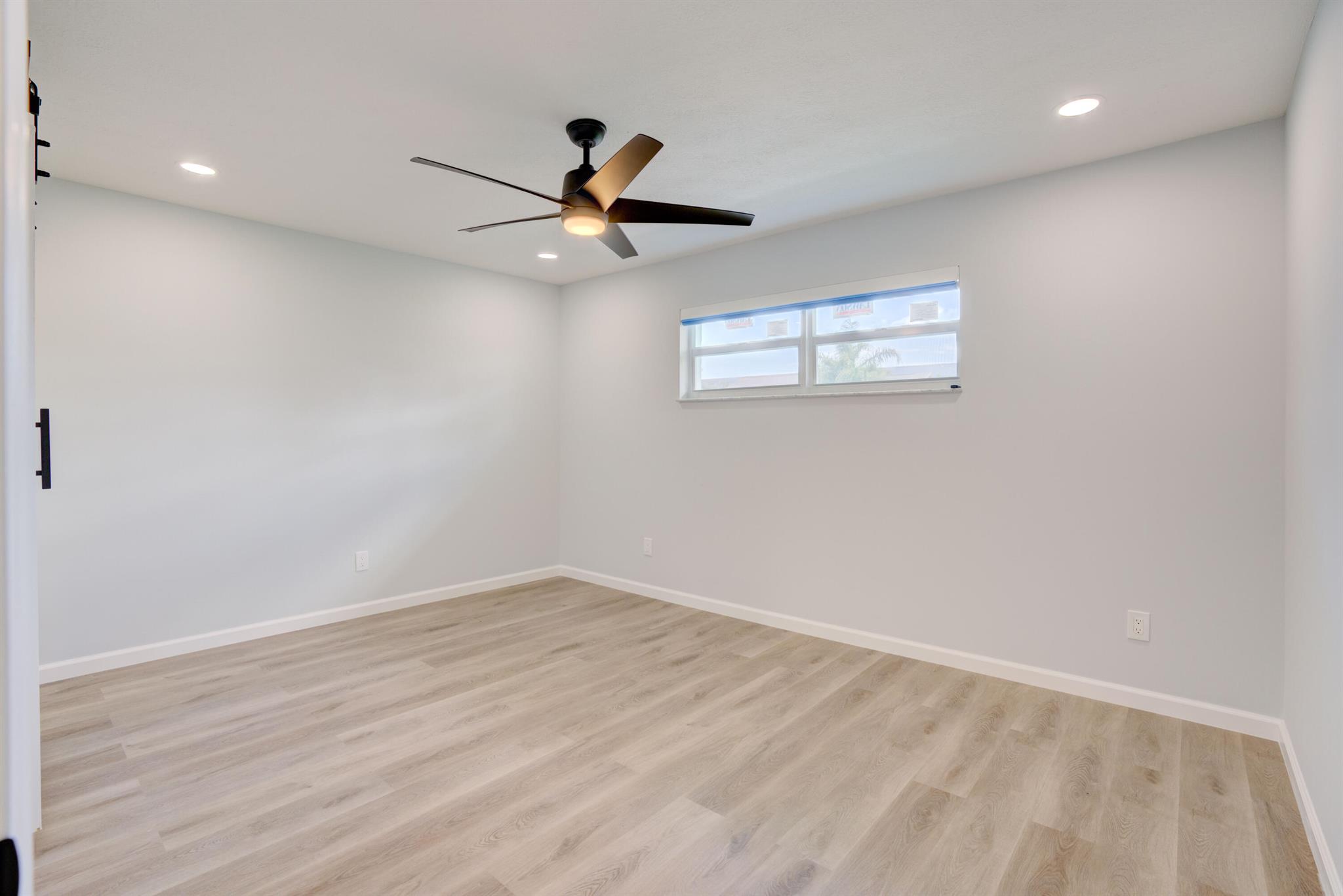 4705 SE Manatee Terrace