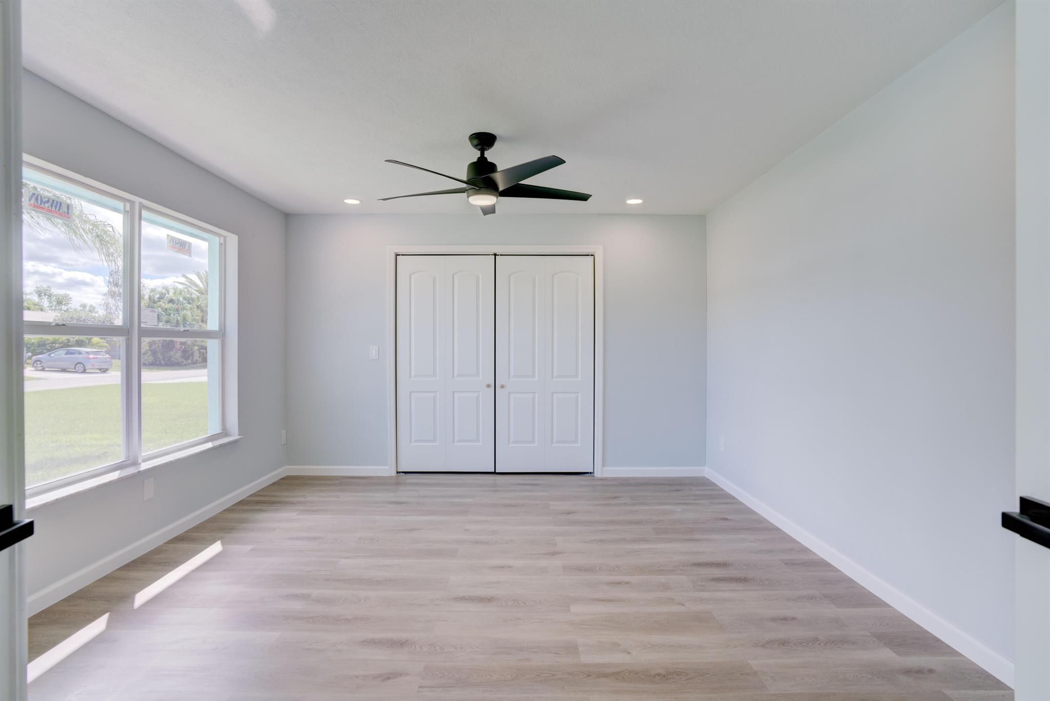 4705 SE Manatee Terrace