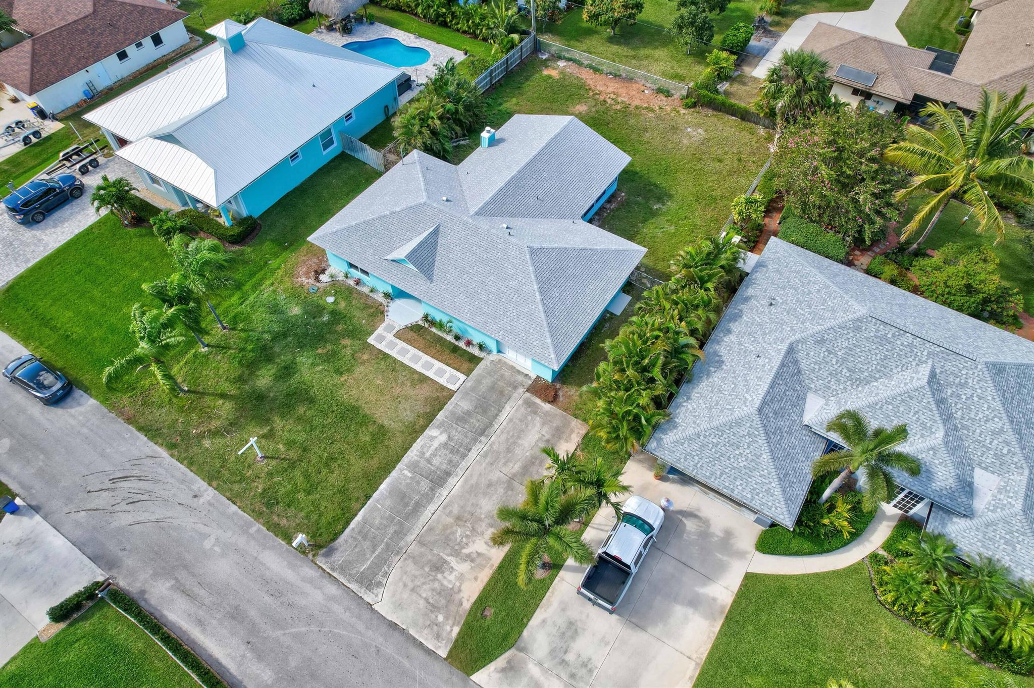 4705 SE Manatee Terrace