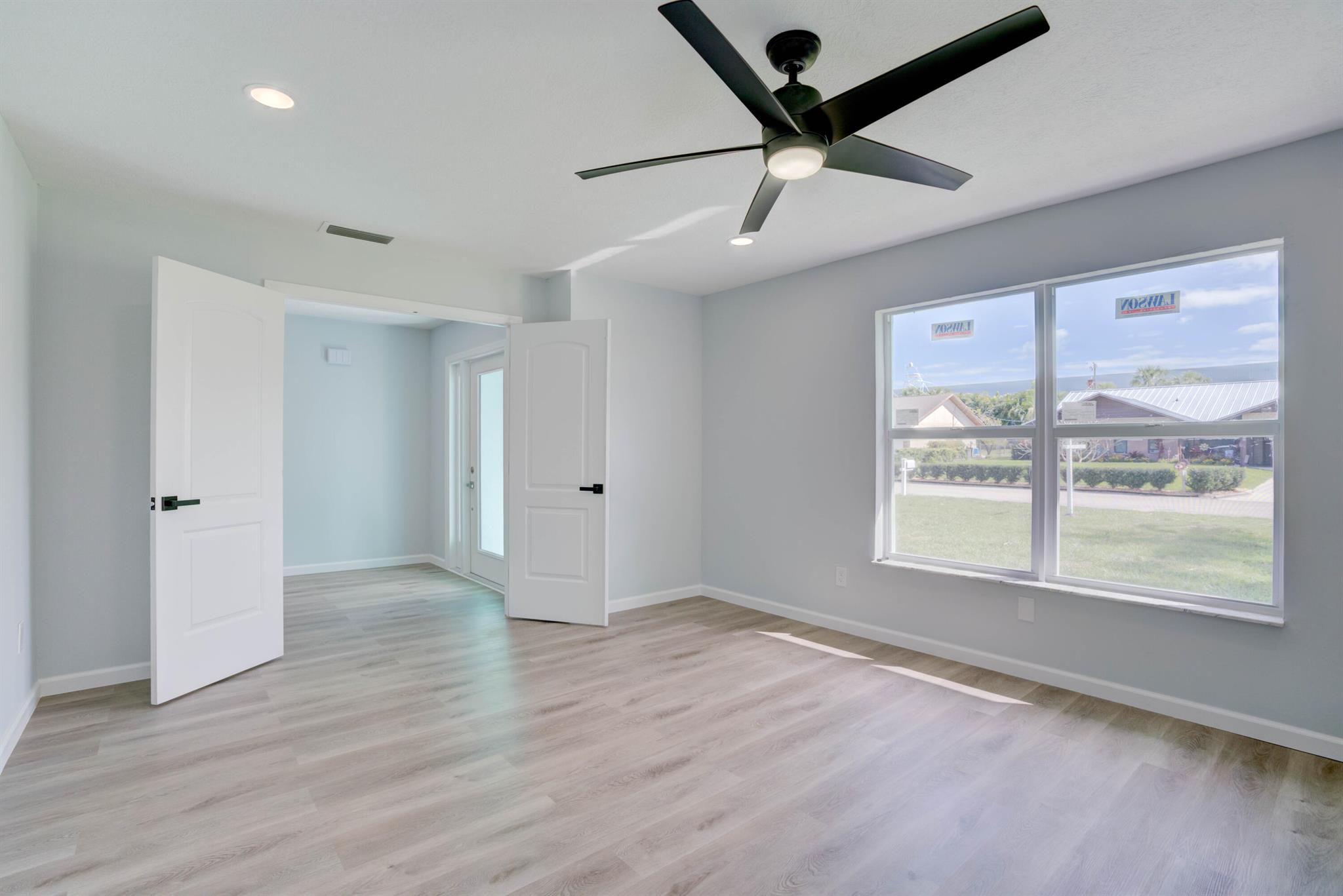 4705 SE Manatee Terrace