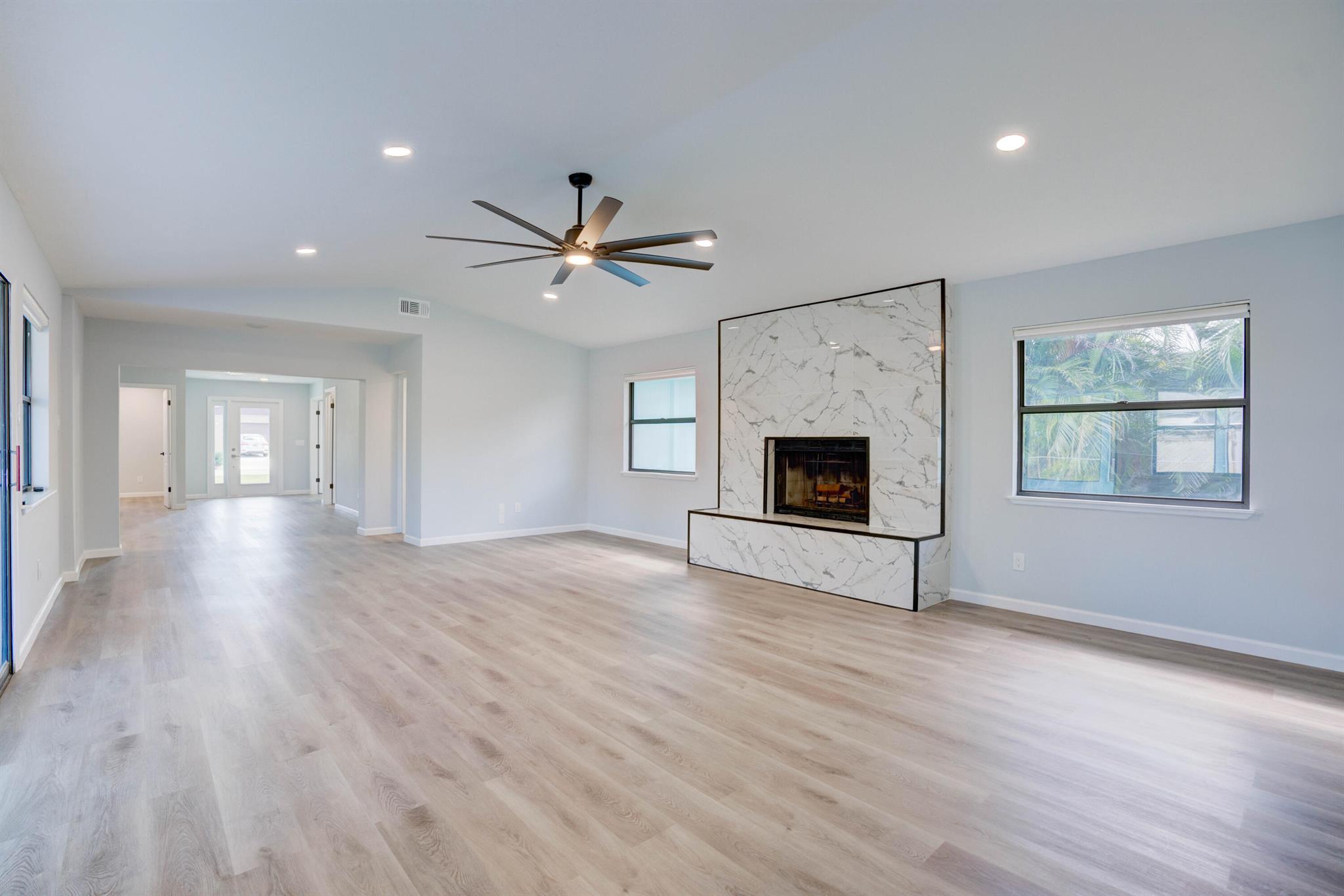 4705 SE Manatee Terrace