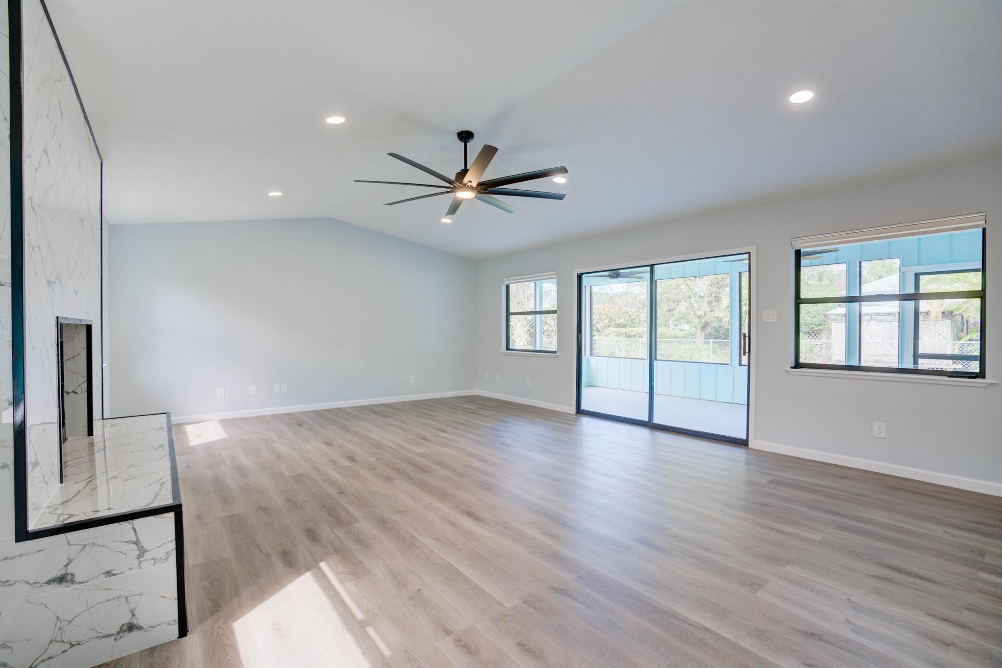 4705 SE Manatee Terrace