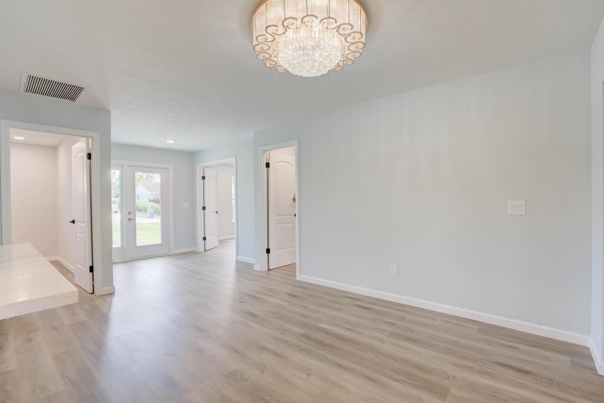 4705 SE Manatee Terrace