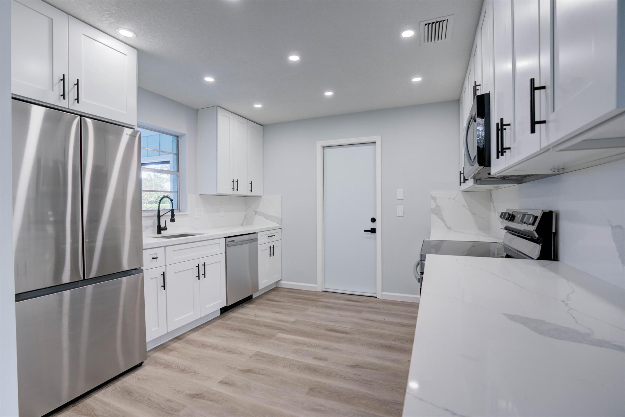 4705 SE Manatee Terrace