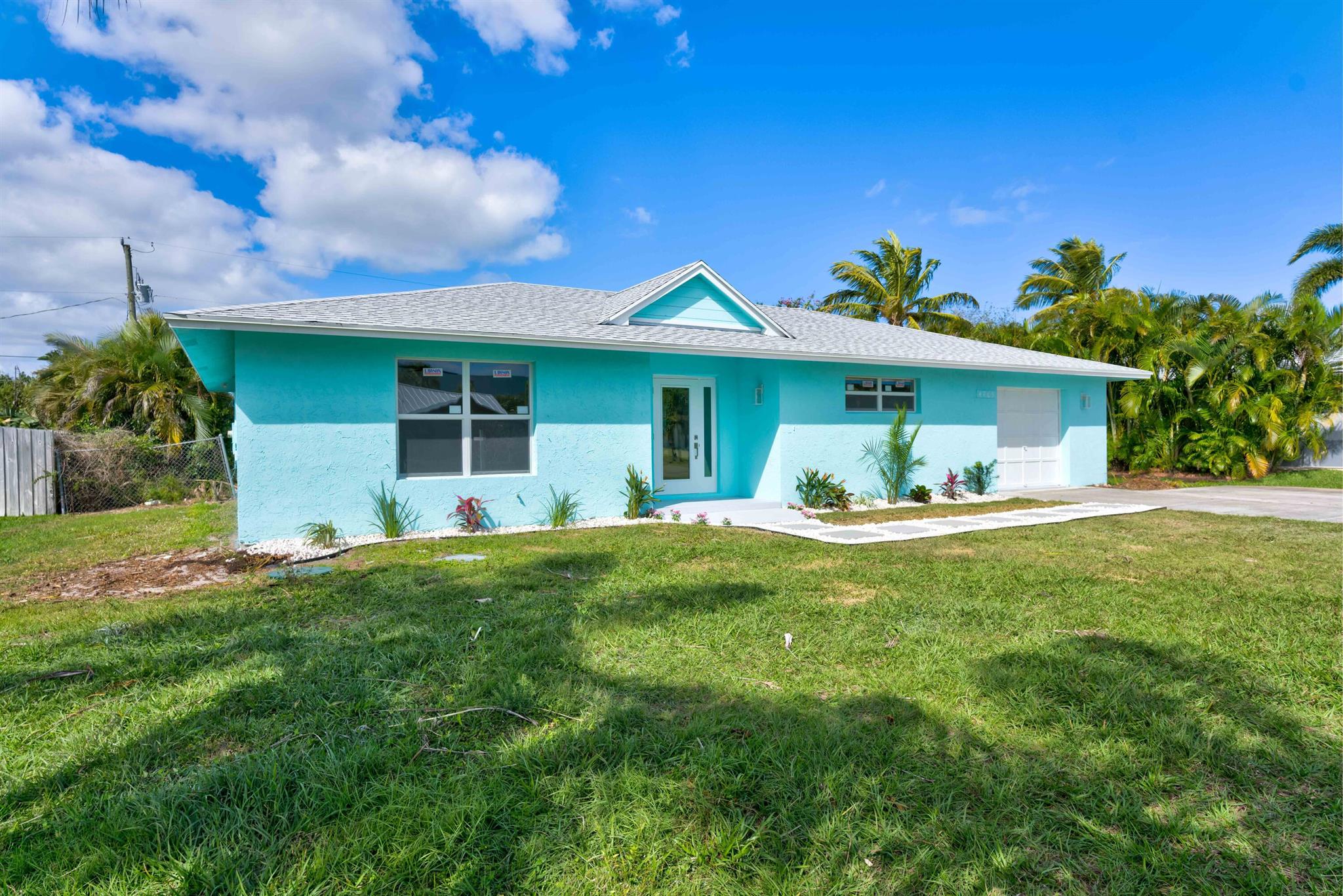 4705 SE Manatee Terrace