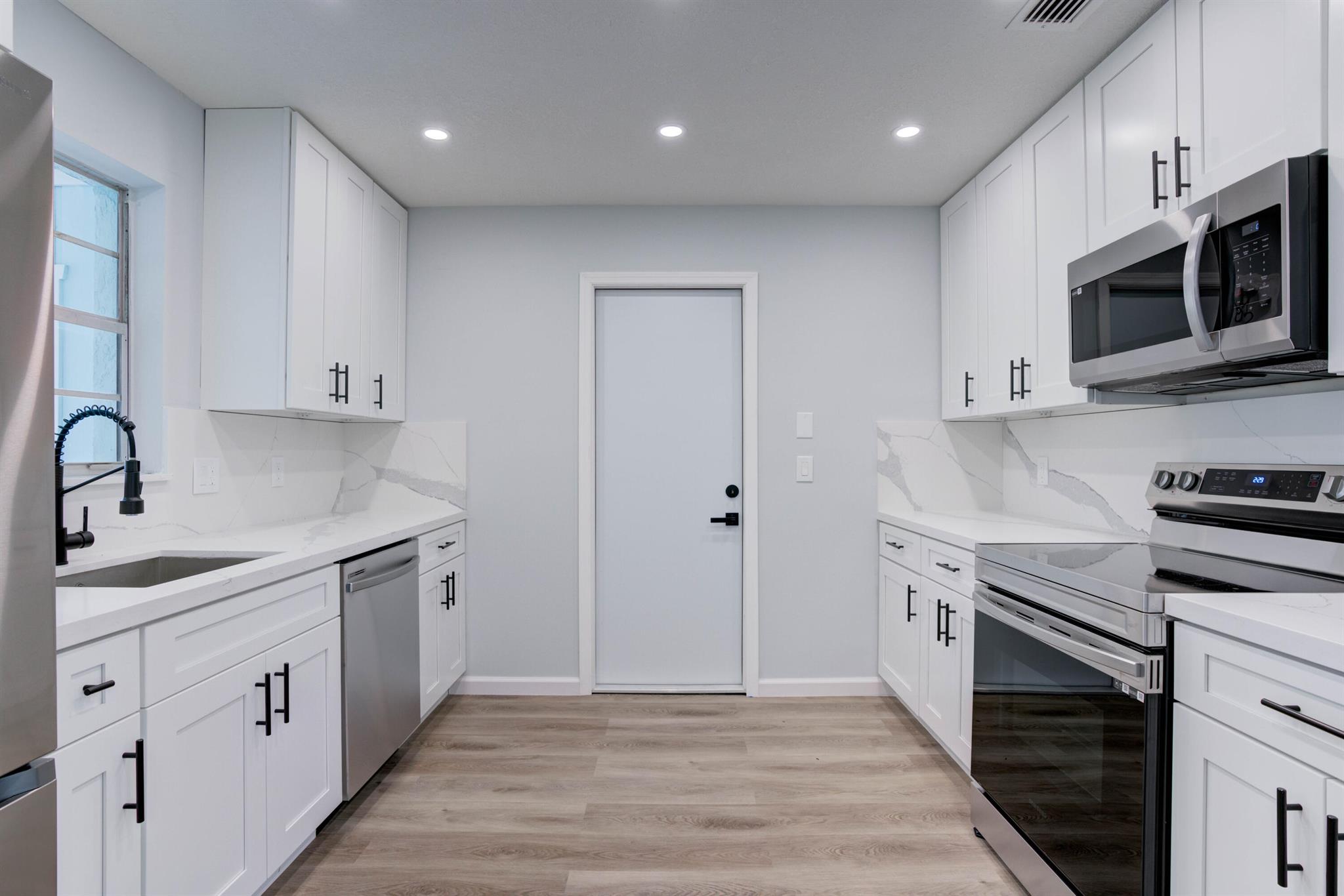 4705 SE Manatee Terrace