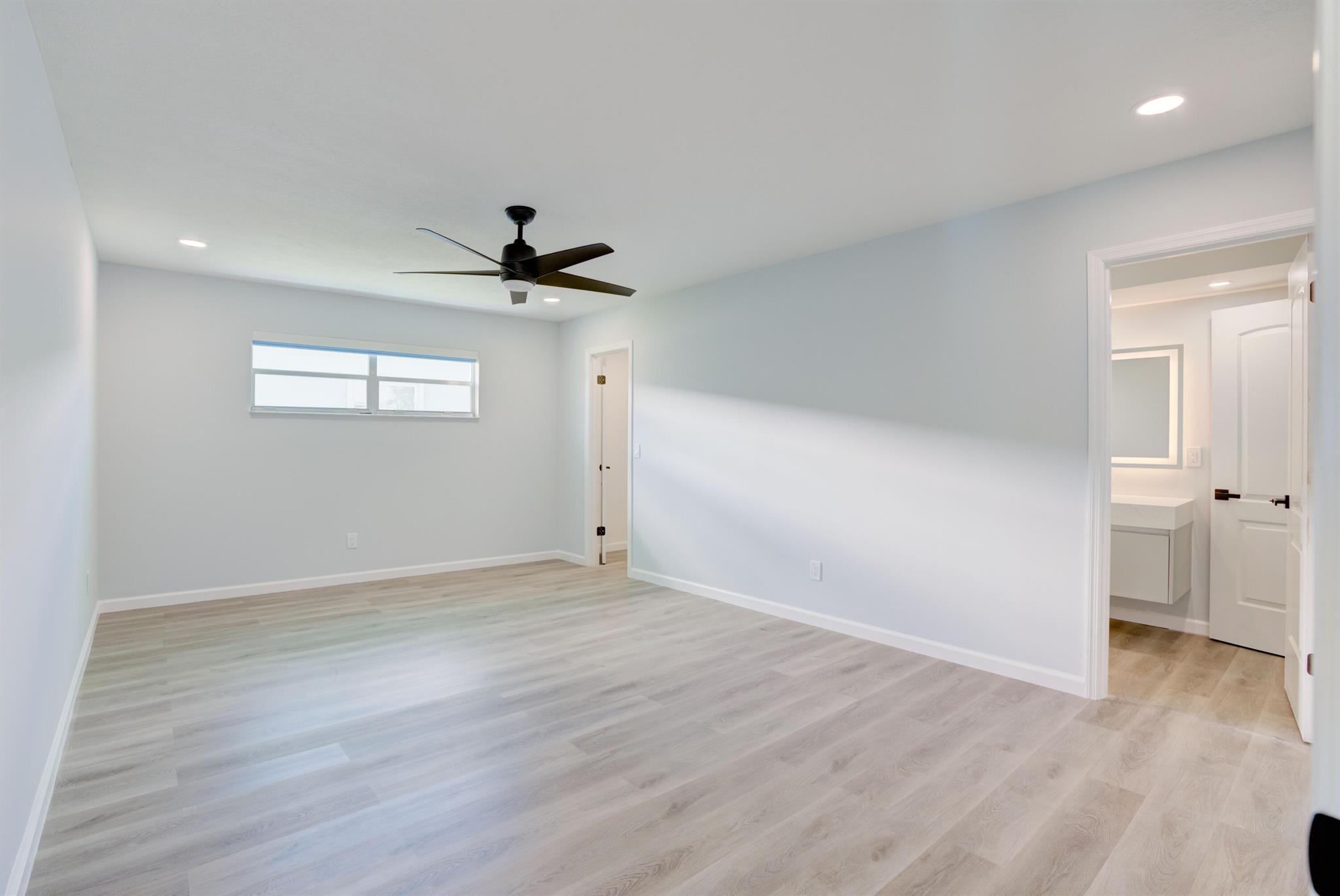 4705 SE Manatee Terrace