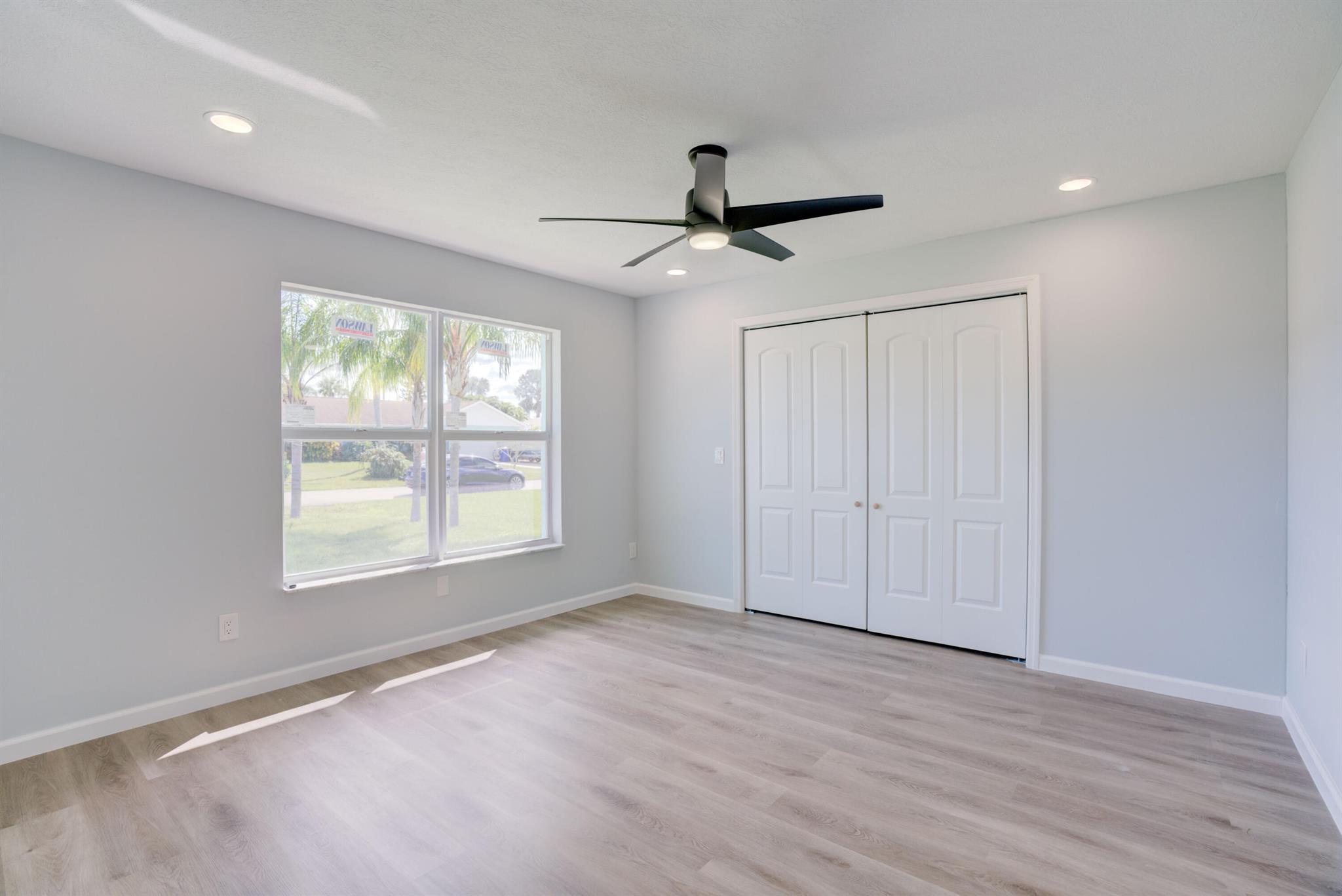 4705 SE Manatee Terrace