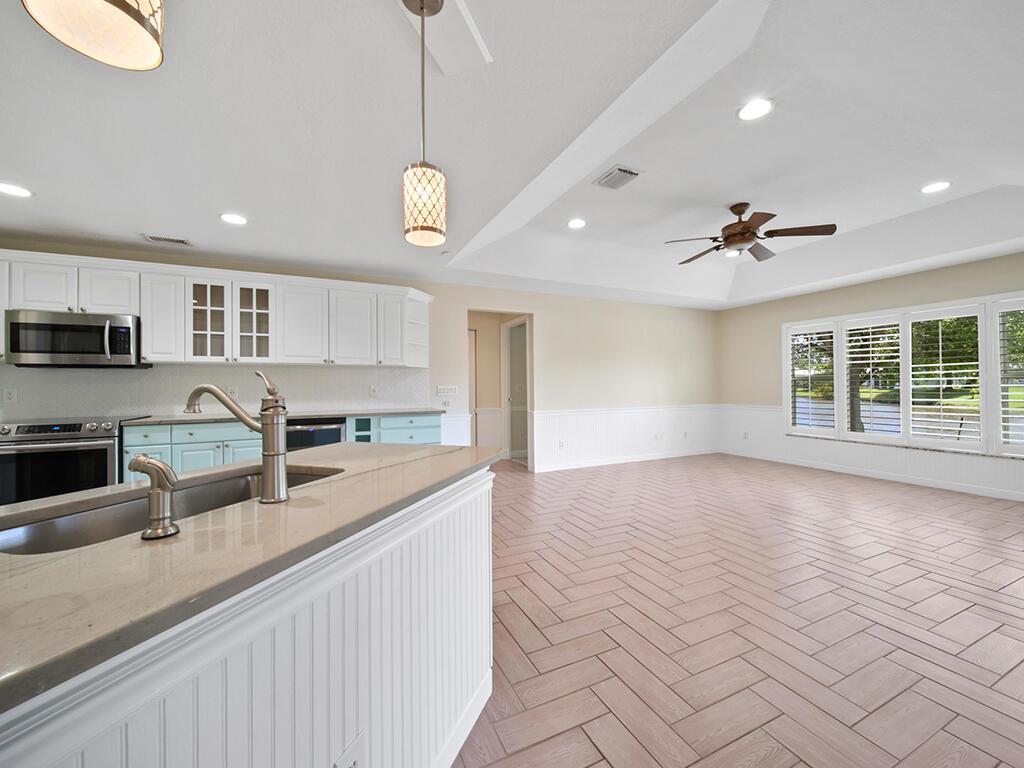 1177 SW Rosemary Court