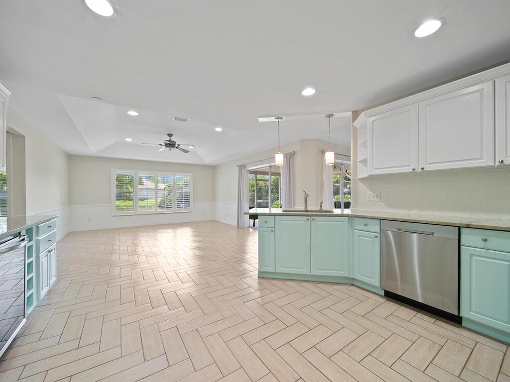 1177 SW Rosemary Court