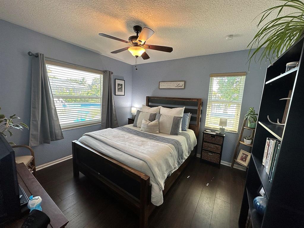 5052 Woodstone Circle N