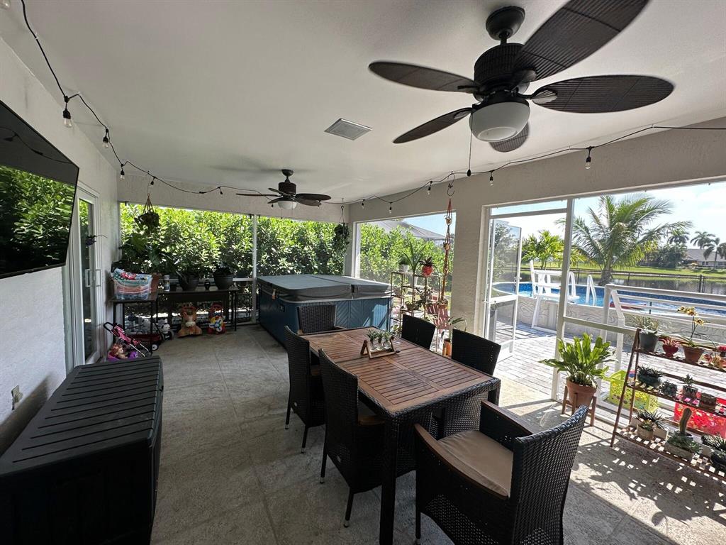 5052 Woodstone Circle N