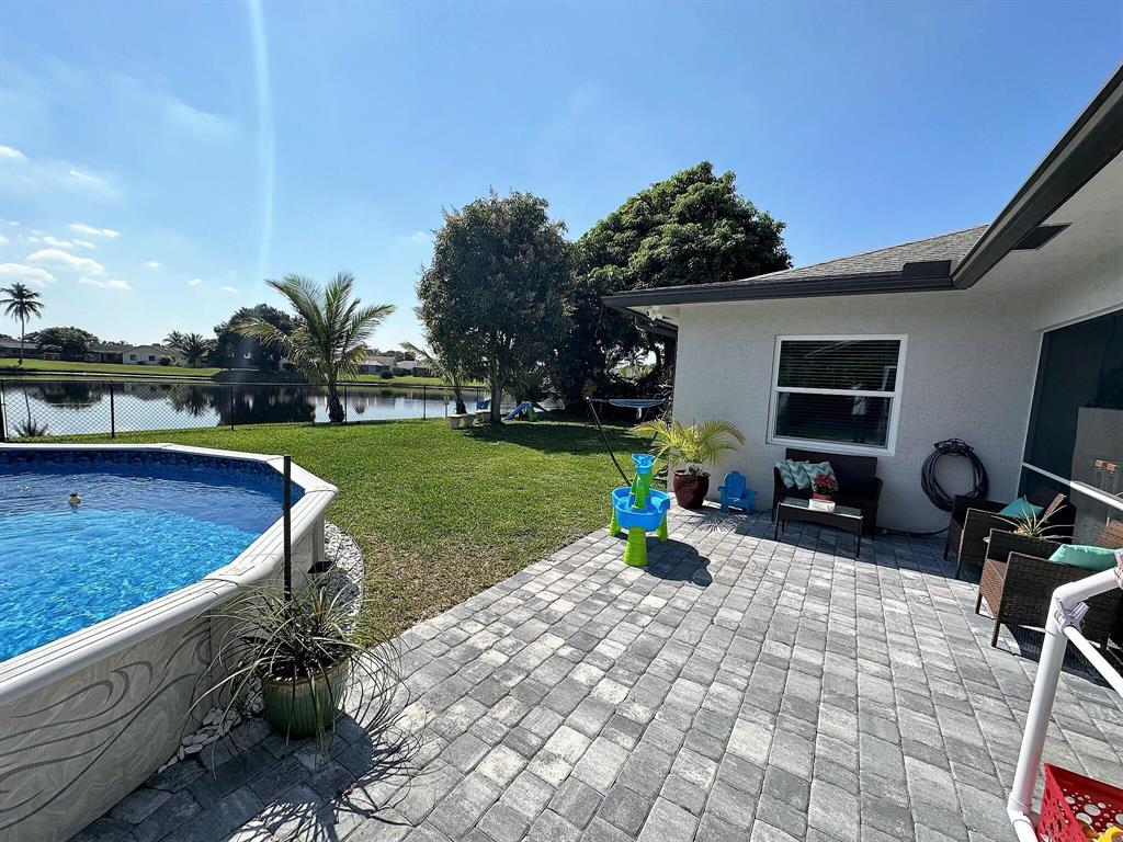 5052 Woodstone Circle N