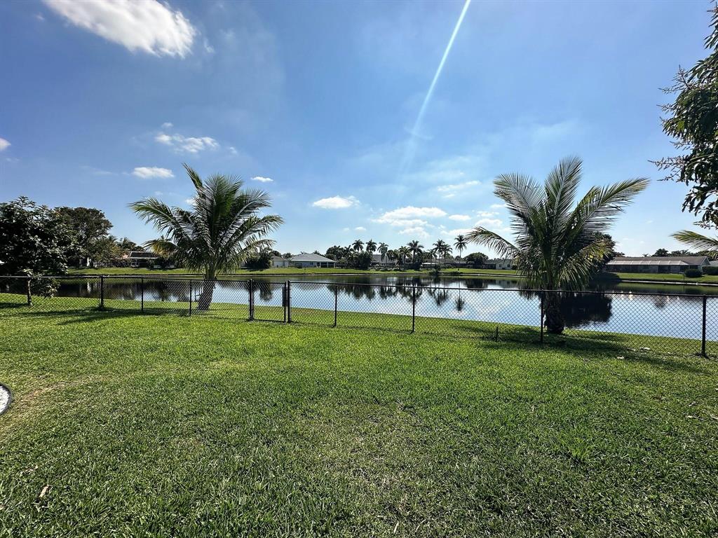 5052 Woodstone Circle N