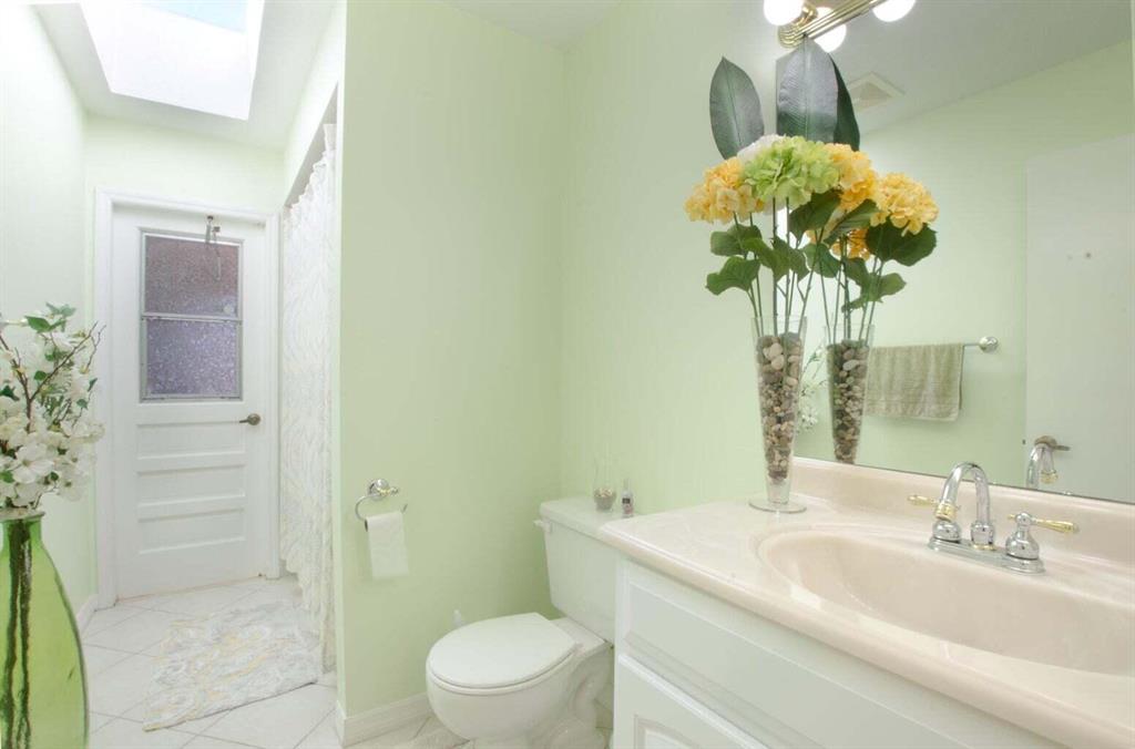 2774 SE Howell Avenue