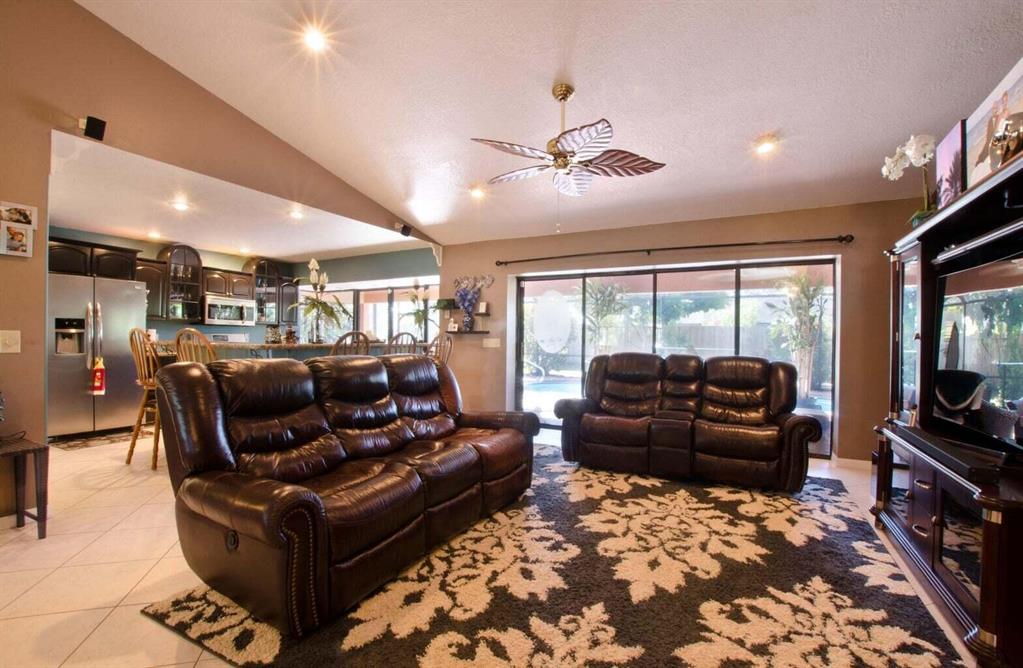 2774 SE Howell Avenue