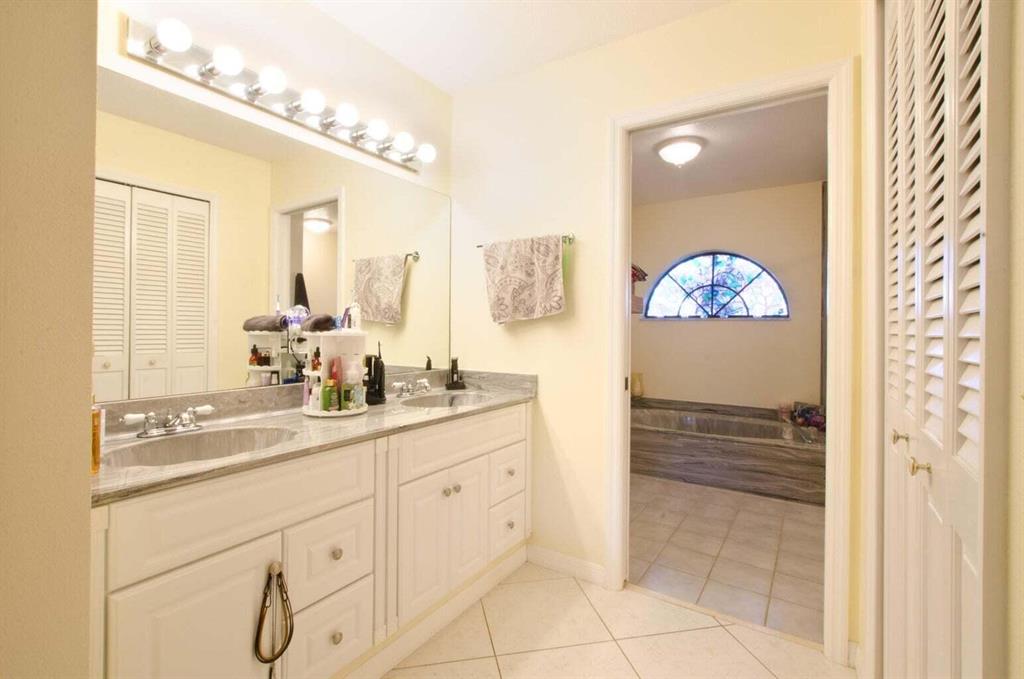 2774 SE Howell Avenue