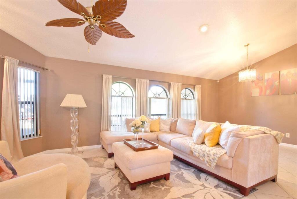 2774 SE Howell Avenue