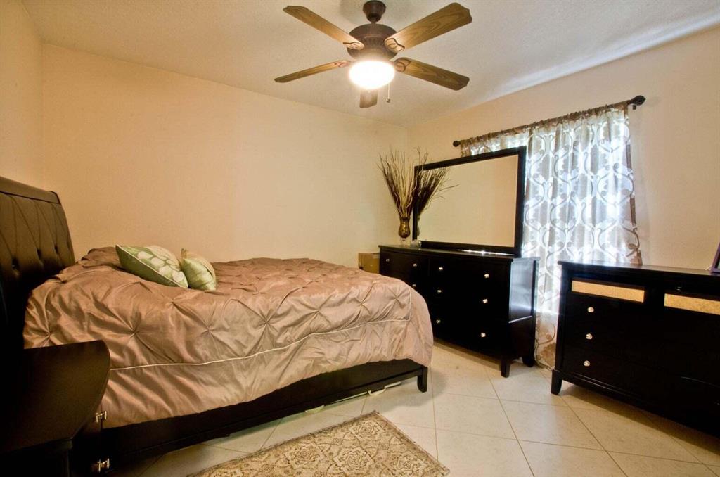 2774 SE Howell Avenue