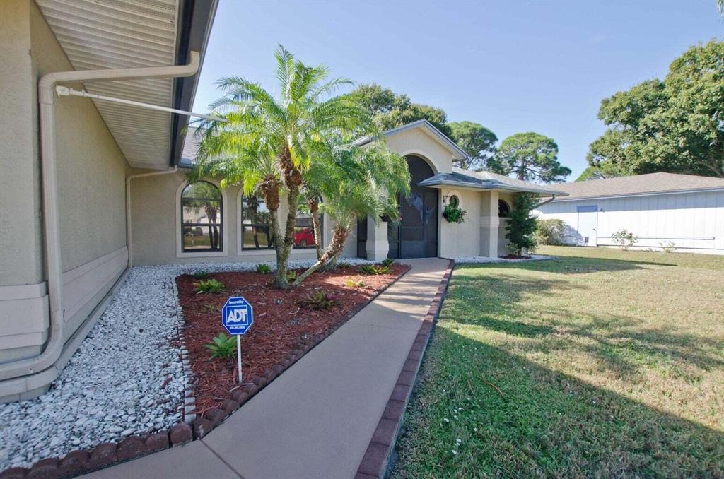 2774 SE Howell Avenue