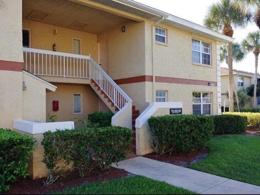 1542 SE Royal Green Circle 102