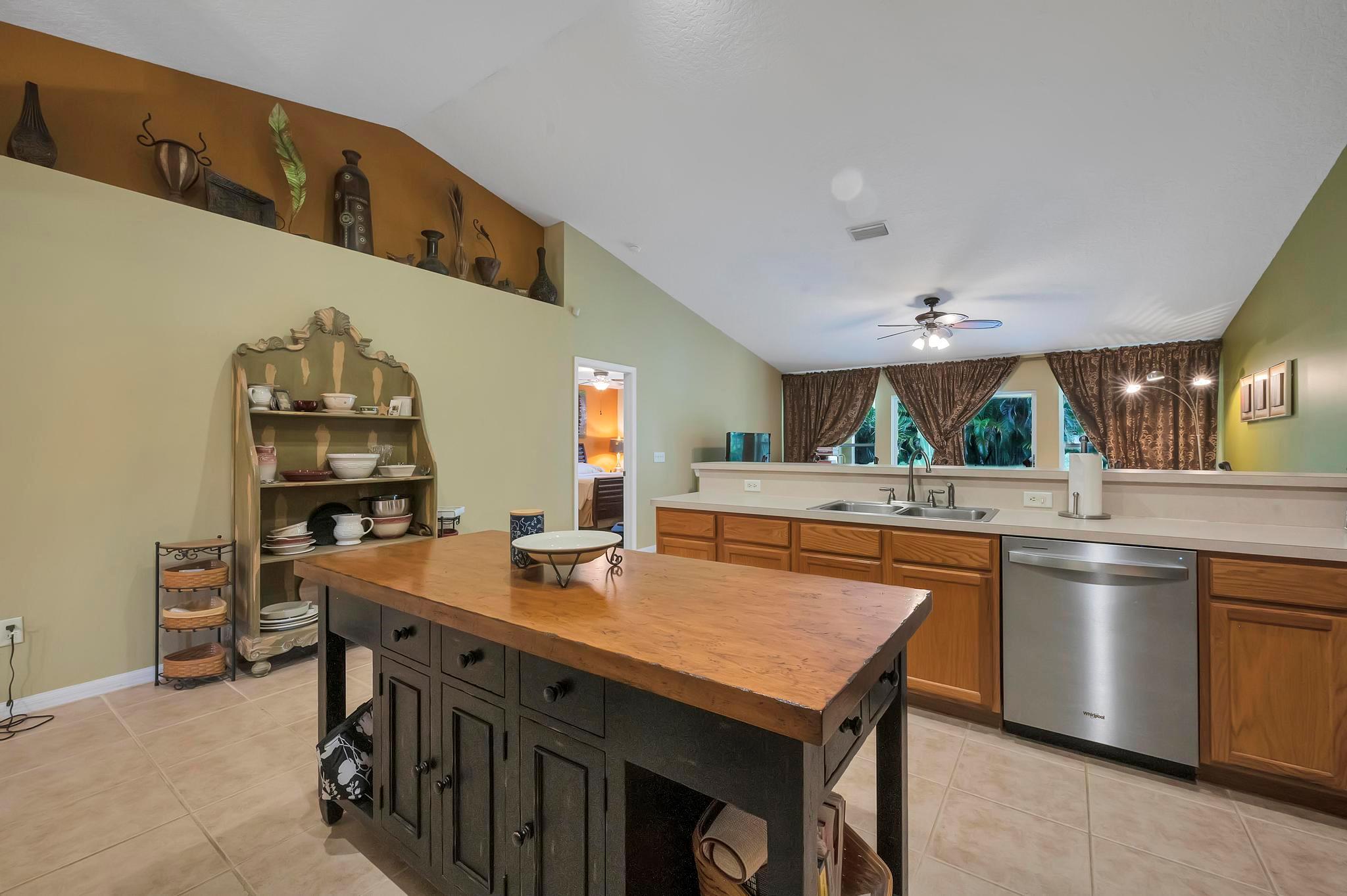 6950 NW Denargo Street