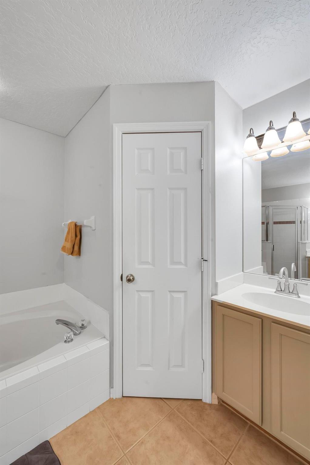 6950 NW Denargo Street