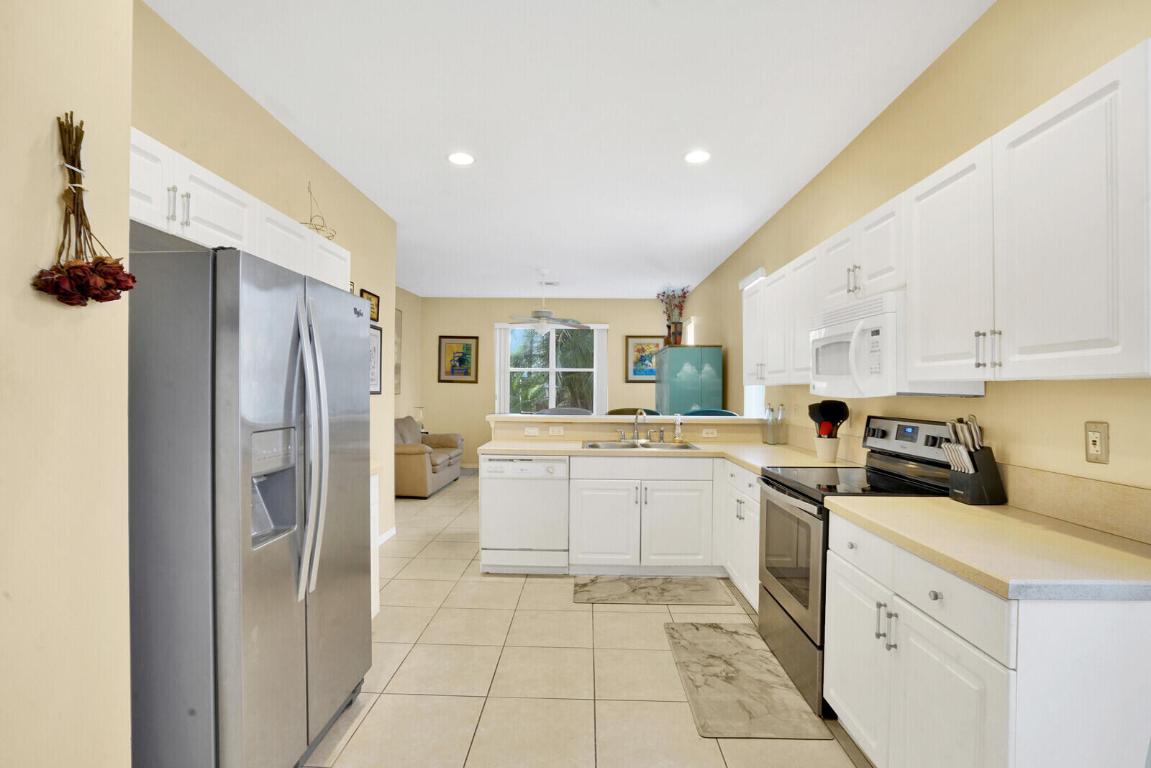 10723 Hidden Bend Way