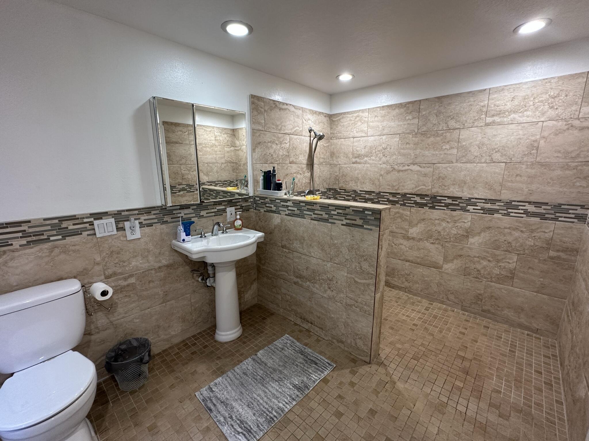 1361 SW Gastador Avenue