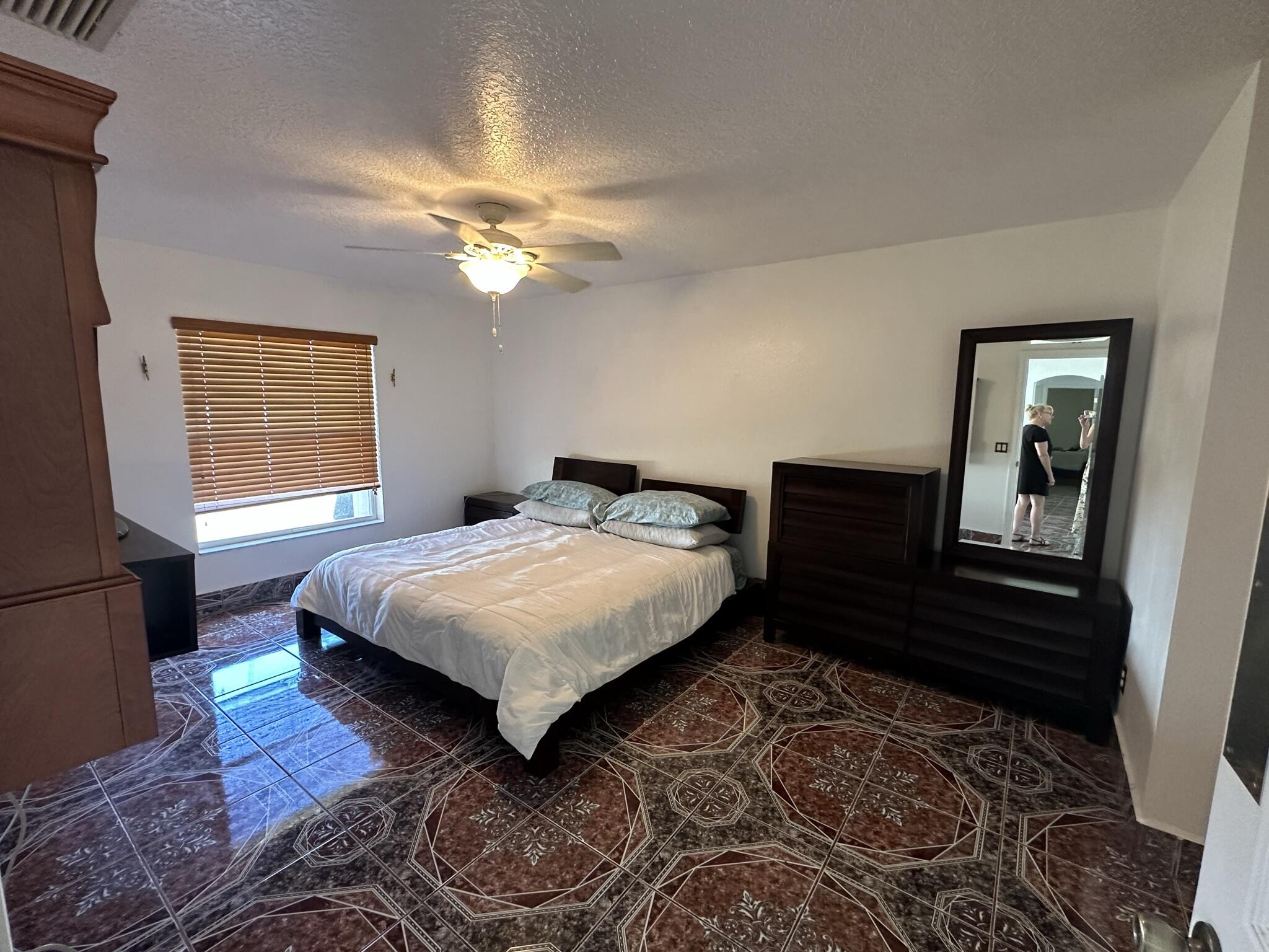 1361 SW Gastador Avenue