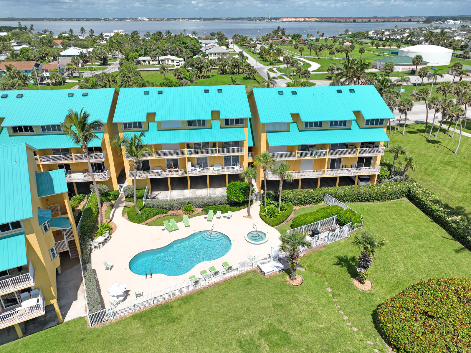 1550 S Ocean Drive 24