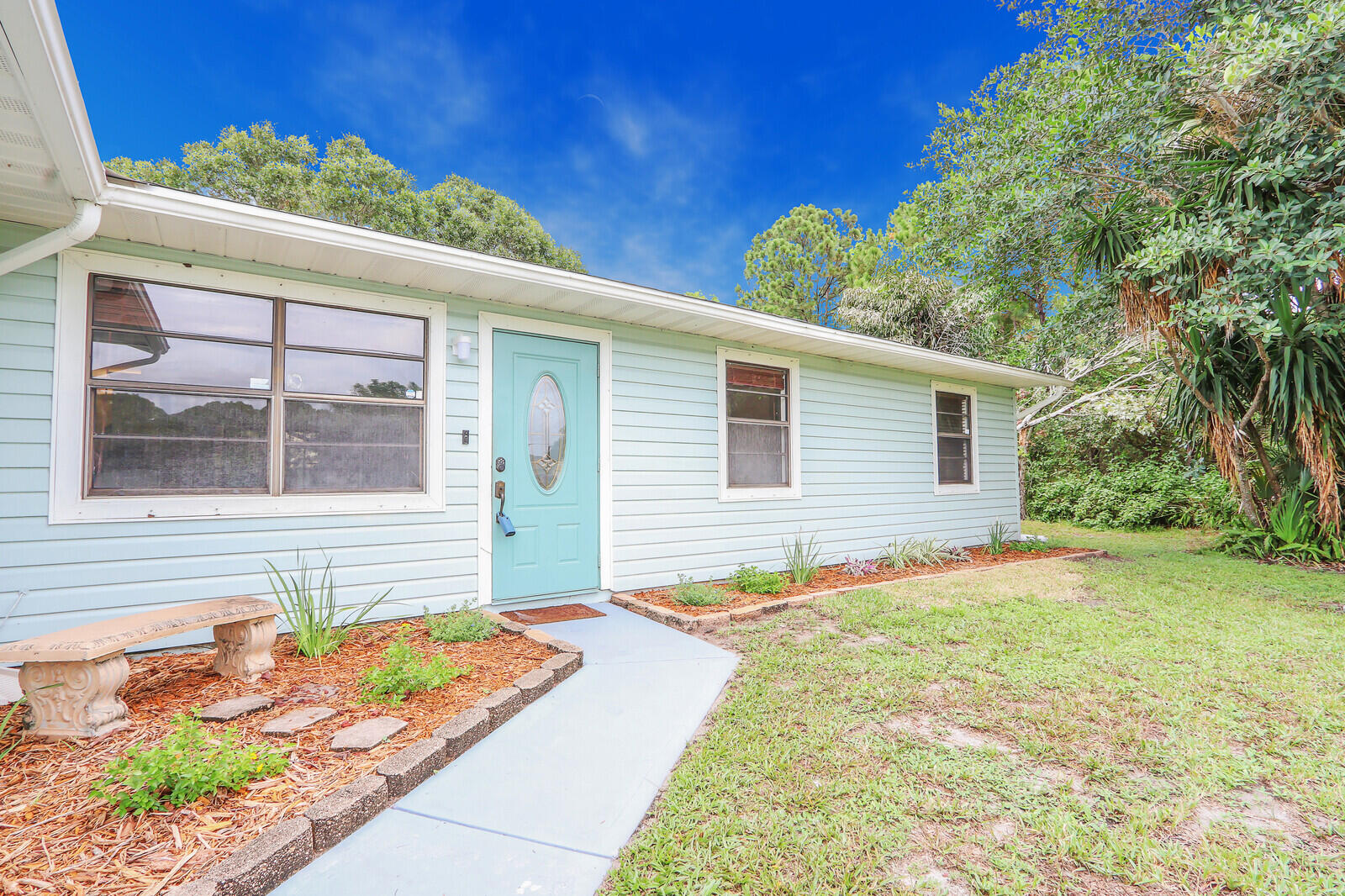 2391 SE Mariola Avenue