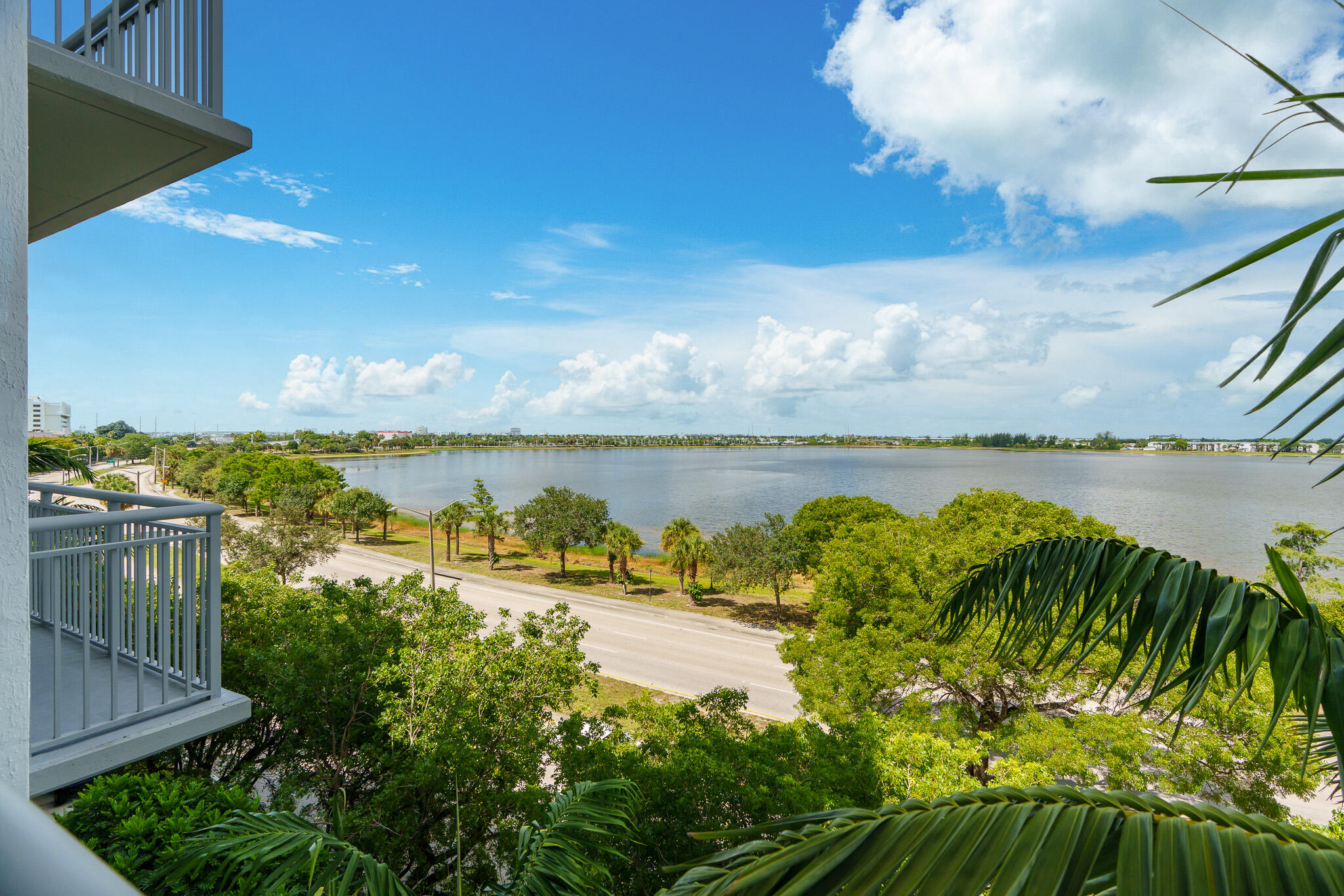 300 S Australian Avenue 423