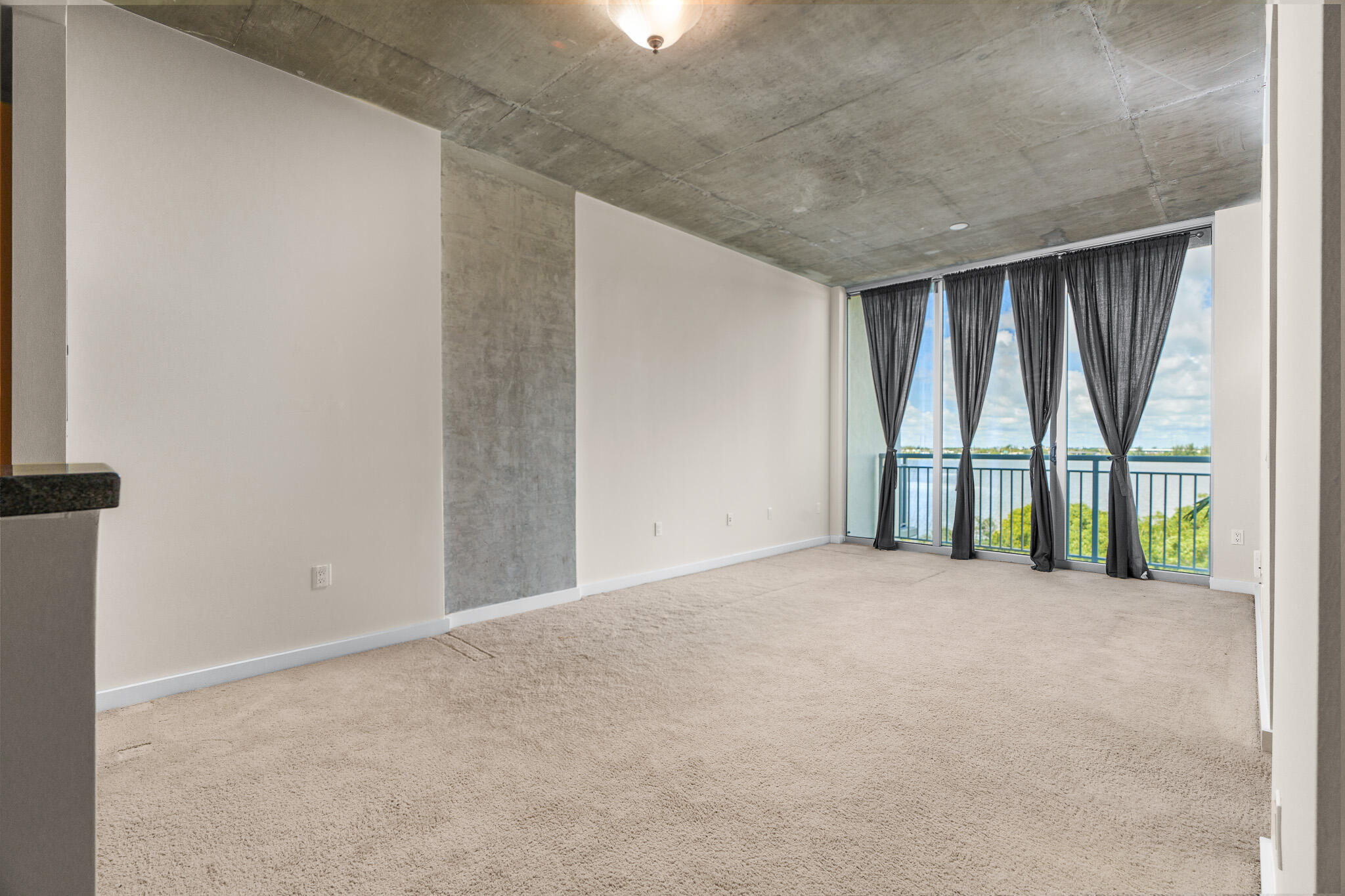 300 S Australian Avenue 423