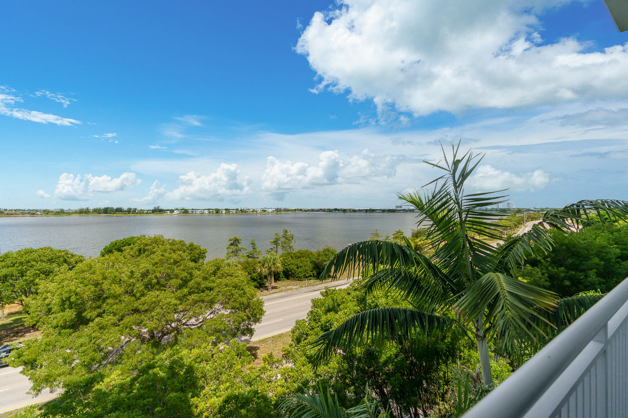 300 S Australian Avenue 423