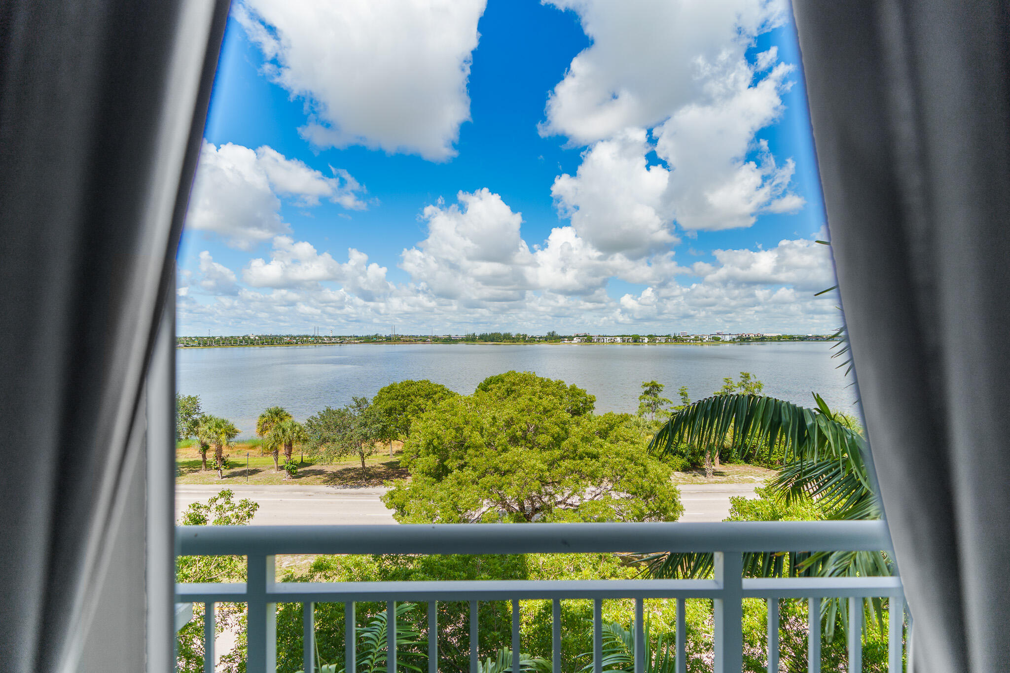 300 S Australian Avenue 423