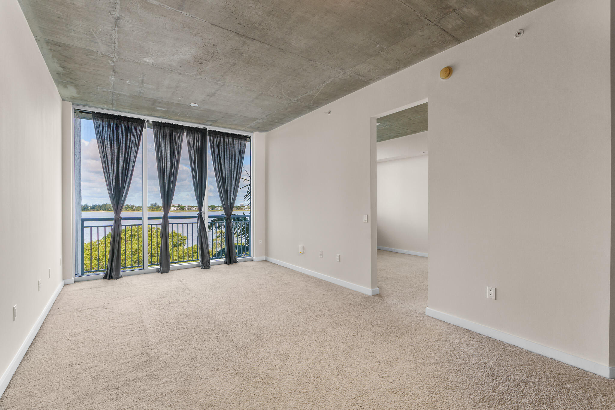 300 S Australian Avenue 423