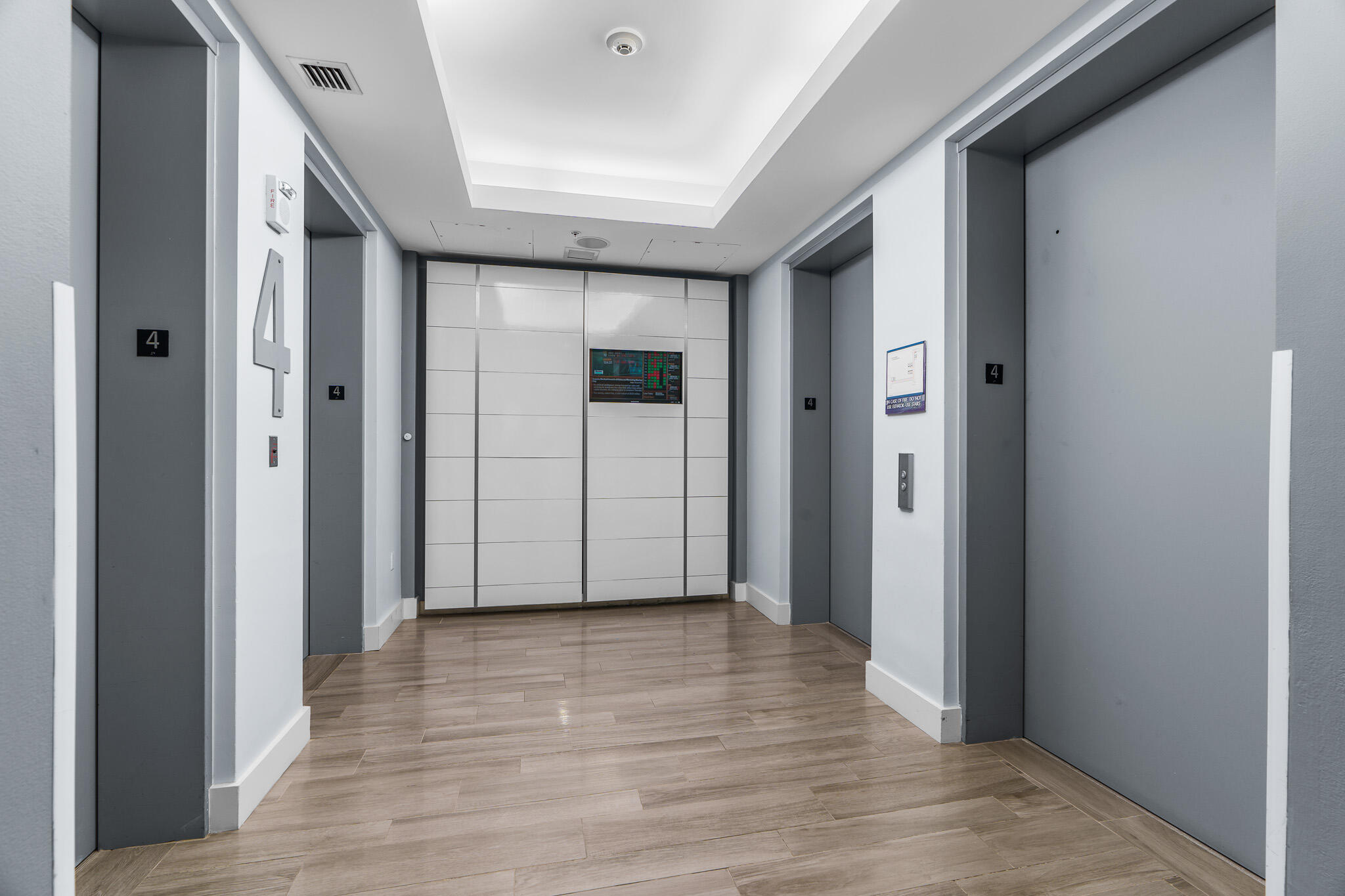 300 S Australian Avenue 423