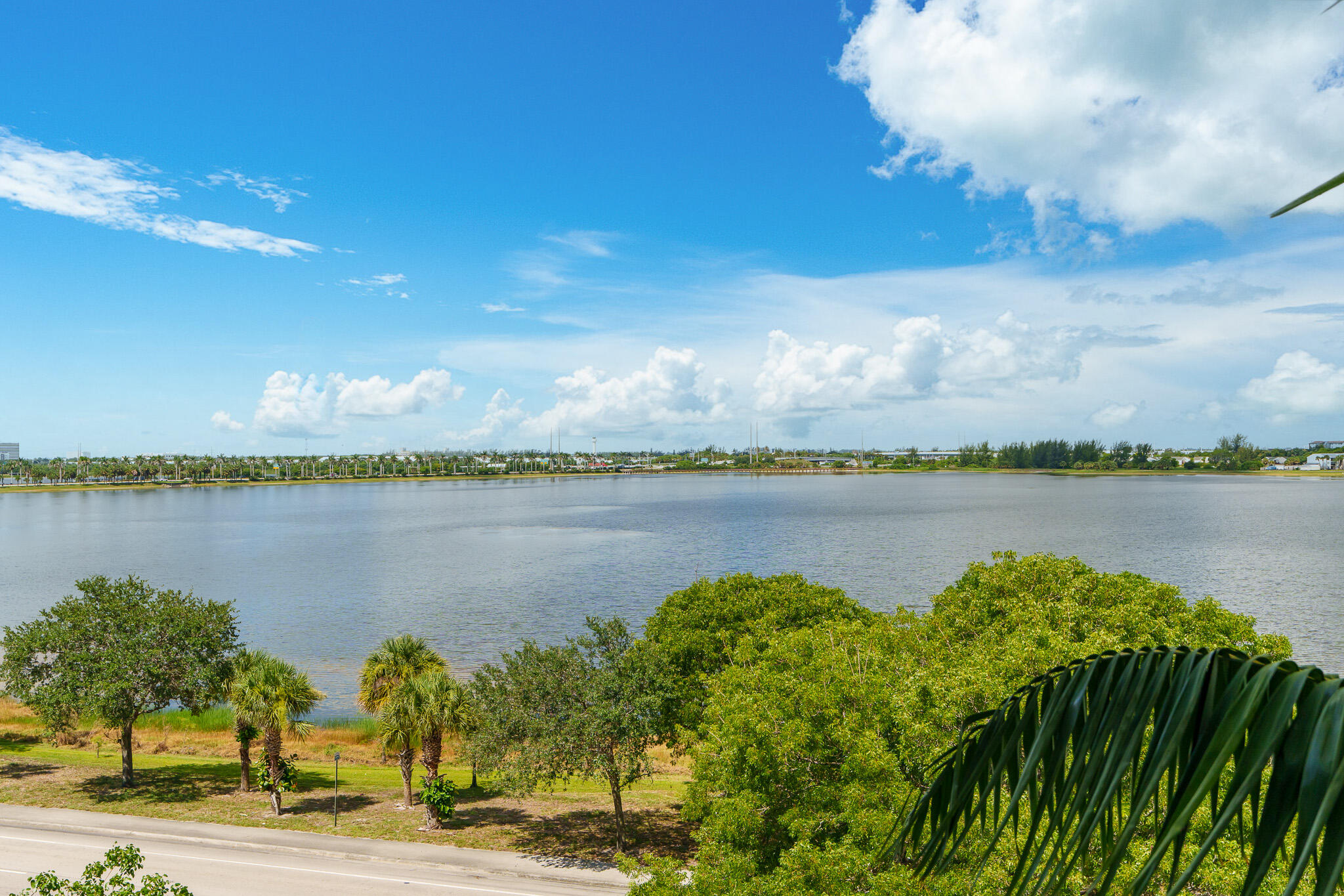 300 S Australian Avenue 423